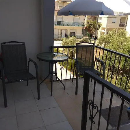 شقة Arxontiko لايميناس